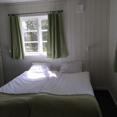 Oesjoenaes Hotel Tived Luaran gambar