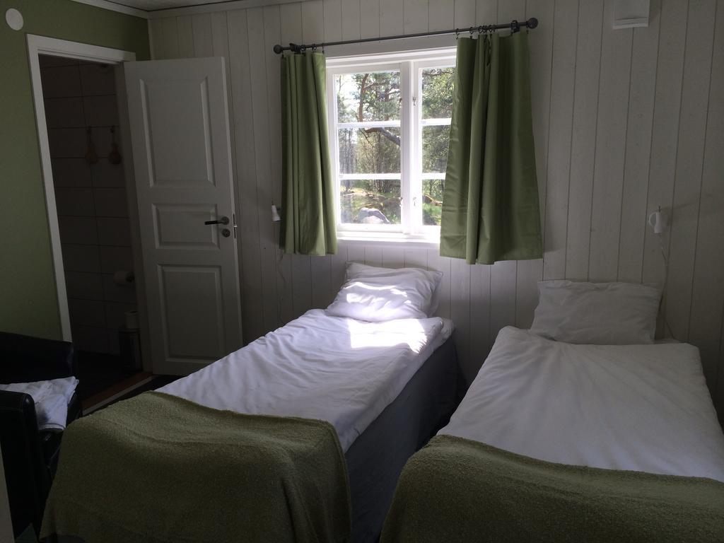 Oesjoenaes Hotel Tived Luaran gambar