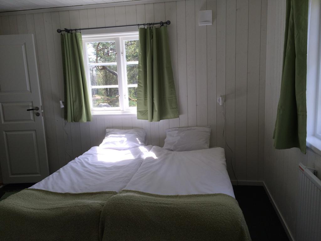 Oesjoenaes Hotel Tived Luaran gambar